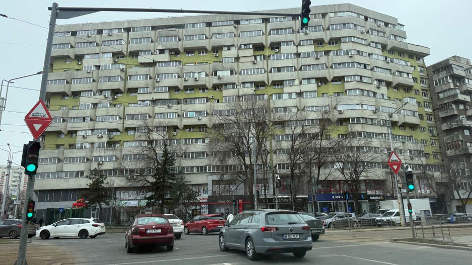 Ap 3 cam 90 mp -cu balcon - et 1- mobilat/utilat+loc parcare - Poză 19