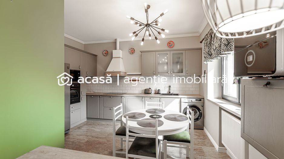 Apartament cu 3 camere ultracentral cu garaj - Poză 2