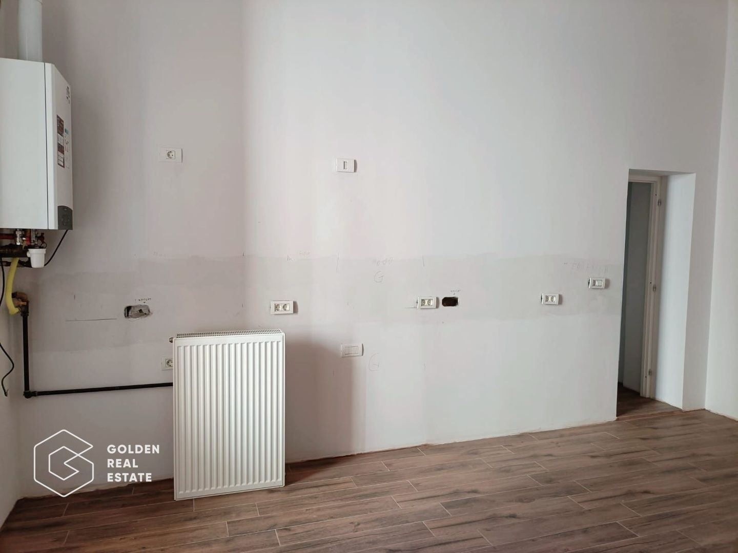 Apartament ultracentral cu 3 camere si vedere spre Hotel Continental - Poză 8