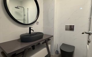 Chirie - Apartament cu terasă și priveliște spre Parcul Verdi - Poză 10