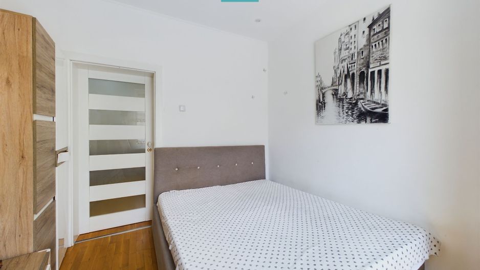 Apartament la curte comuna, Boul Roșu. - Poză 7
