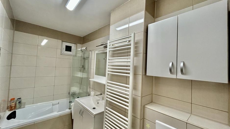 Apartament de închiriat în Sibiu – 3 camere, decomandat, 2 băi, 80 mp - Poză 17