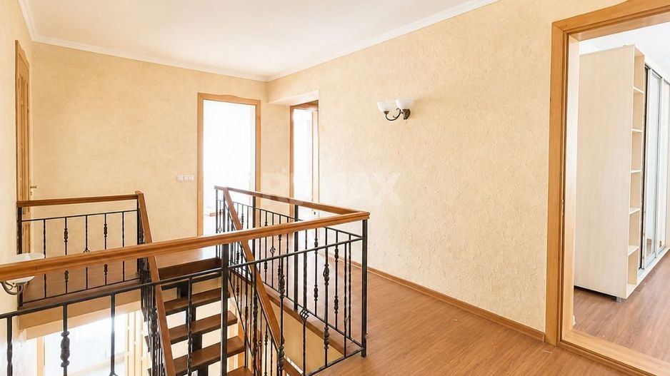 Cojușna - Casă 6 Dormitoare + Living | 259 m² | teren 10,81 ari | 249.000 € - Poză 11