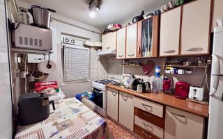 Apartament decomandat cu 3 camere, etaj 1 | Sagului - Poză 1