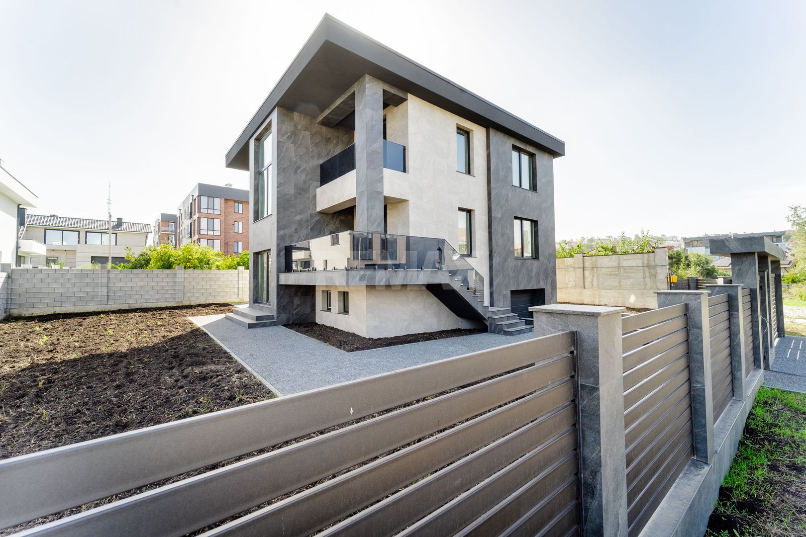 Casa de vânzare, individuală, Centru - Poză 1