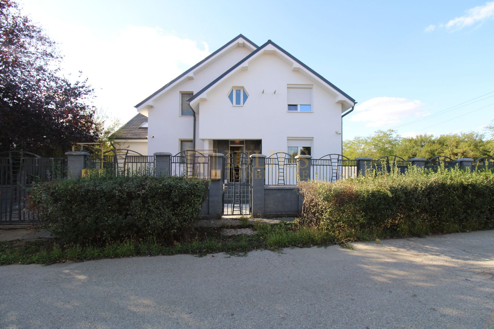 Casa in Blascovici, 5 camere + 3 bai, centrala proprie - Poză 39