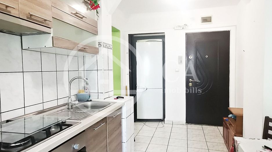 Apartament de vânzare cu 2 camere în zona Rogerius, Oradea - Poză 2