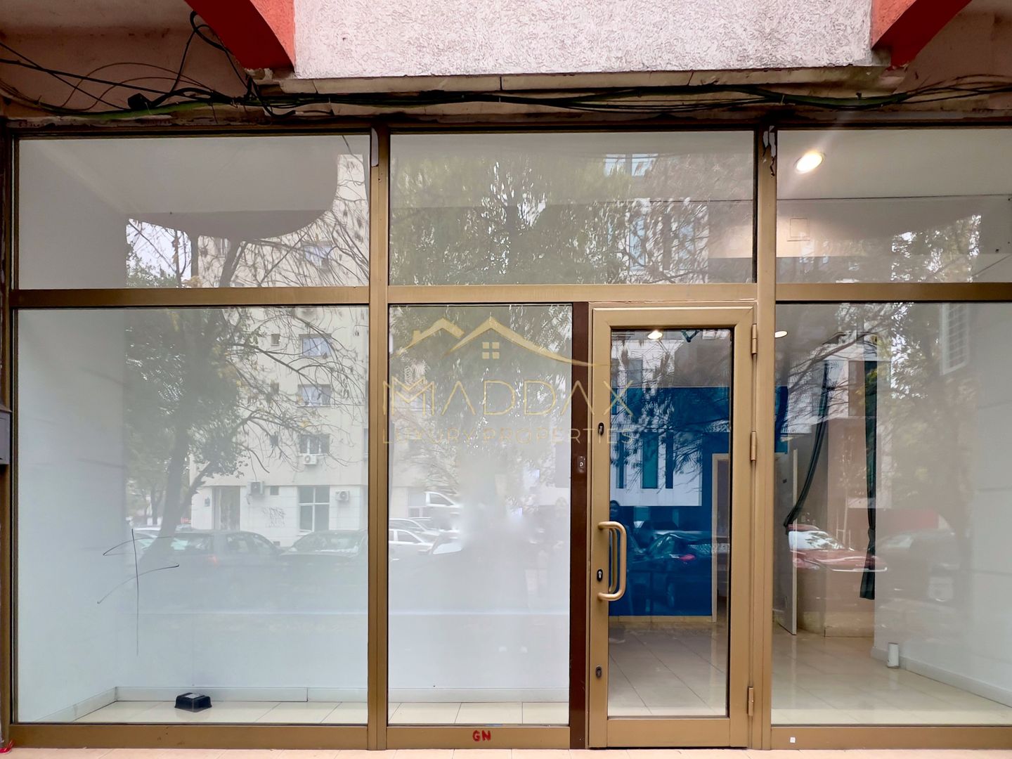 Spatiu Comercial Stradal**240mp**2 locuri parcare//Bdul Ion MIhalache - Poză 2