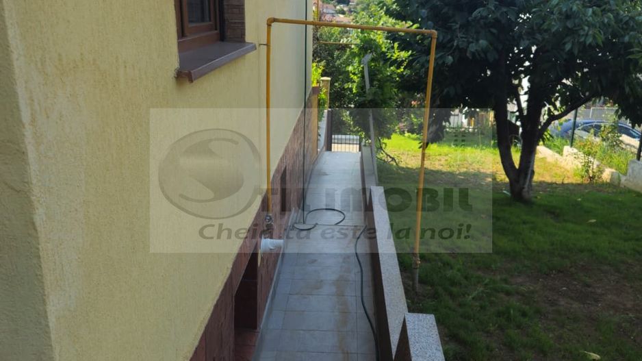 Apartament cu 3 camere, 70mp, zona Bucium - Poză 2