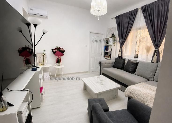 Apartament 2 camere renovat complet zona Armeneasca  centrala proprie - Poză 3