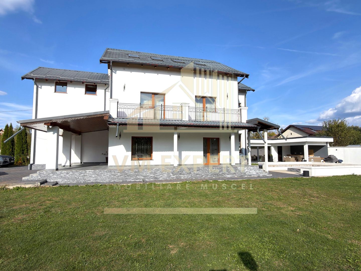 CASĂ 5 CAMERE TEREN 1600 MP CAMPULUNG - Poză 4