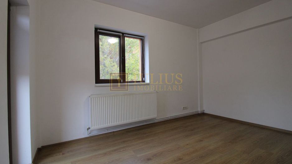 8 incaperi, 2 bai, centrala proprie, 3 locuri de parcare; Lipovei. - Poză 8