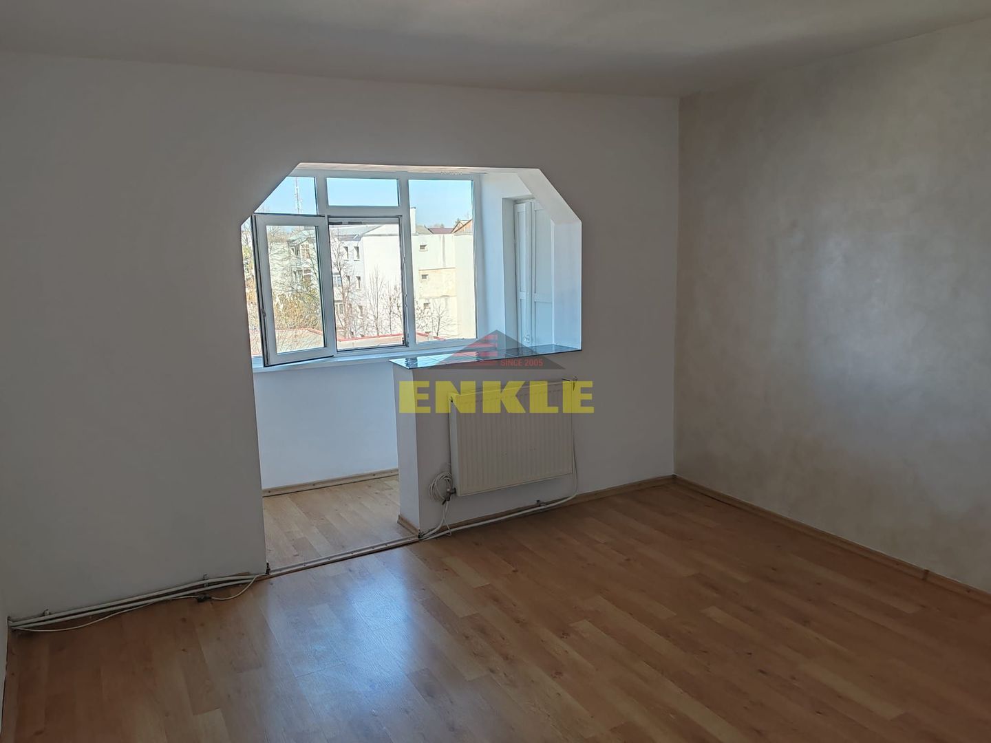 De vanzare apartament cu 3 camere, zona Aleea Nucului - Poză 3