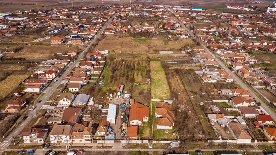 Casă la sol cu teren de 3.451mp în Gai - Poză 3