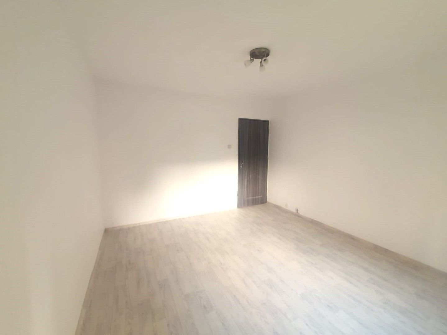 Exclusivitate - Imobil la cheie, ideal birouri sau locuință, la prima închiriere - Poză 14