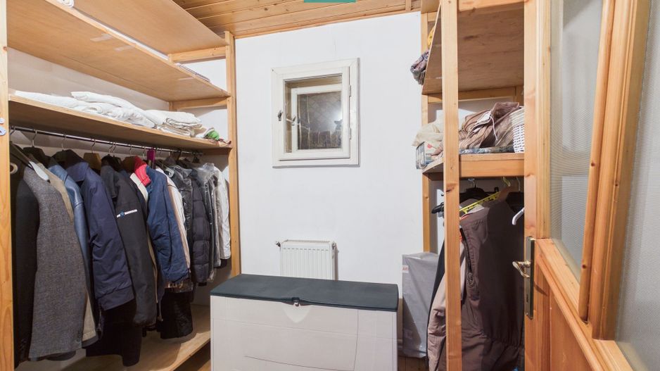 Vilă stil montan, 270 mp, teren 3000 mp - Poză 32