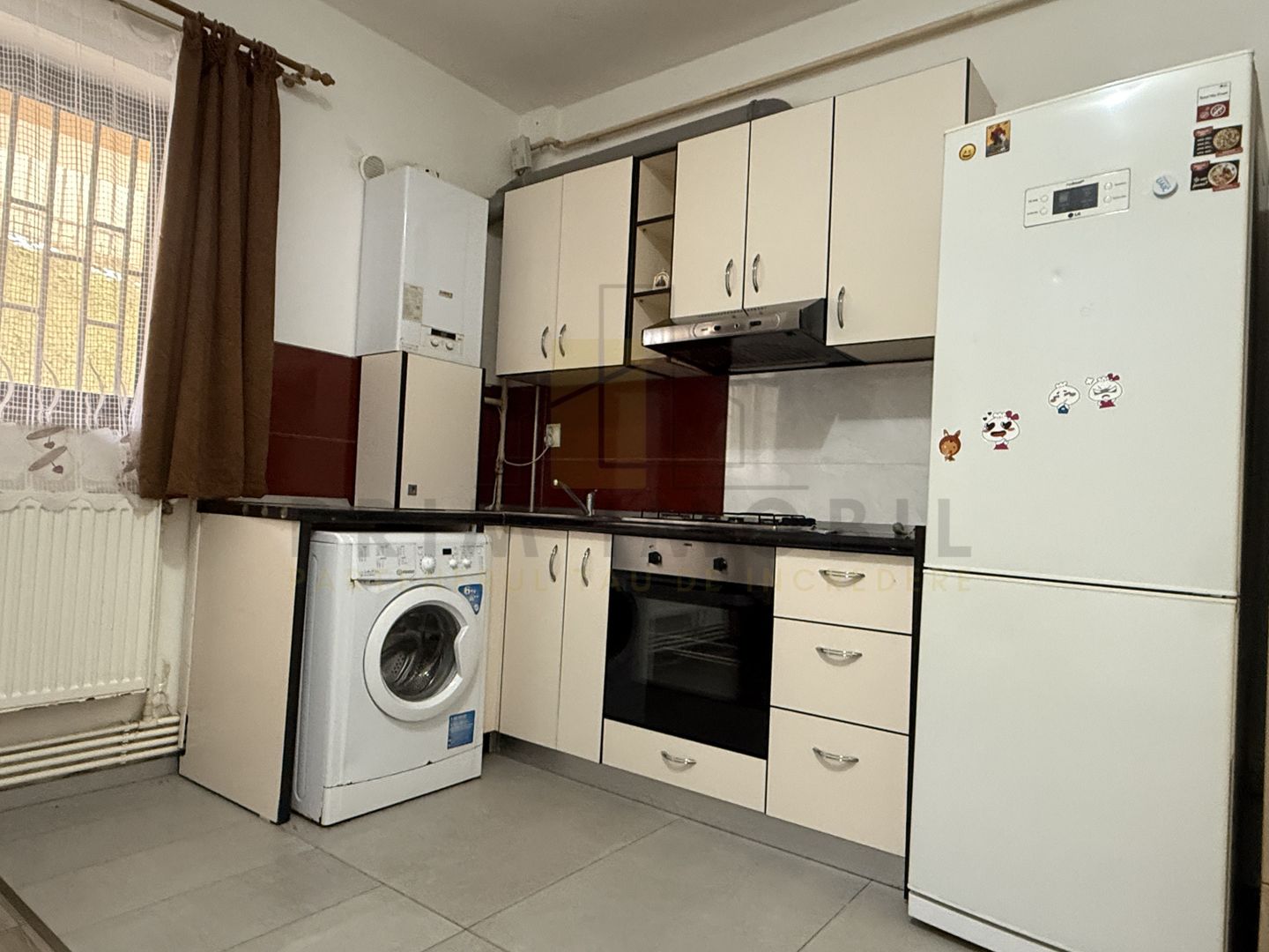 Studio, bloc nou, intabulat, Tatarasi - 2 baieti - Poză 3