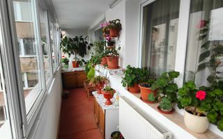 Persoana fizica vand apartament cu 3 camere - Poză 7