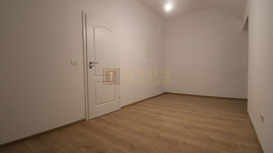 1/2 duplex spatios , spatiu verde generos, locuri de parcare-Mosnita - Poză 12