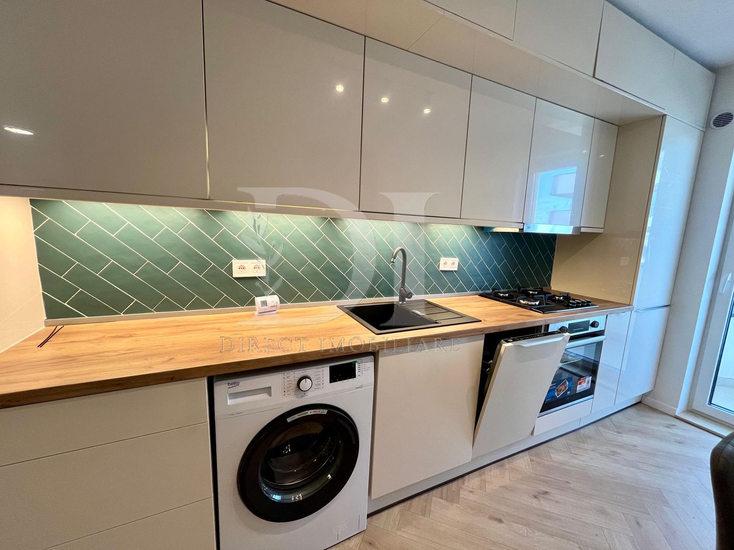 Apartament premium 3 camere / etaj intermediar / Zona Eroilor - Poză 2