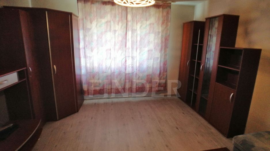 Apartament 1 camera strada Bucuresti - Poză 2