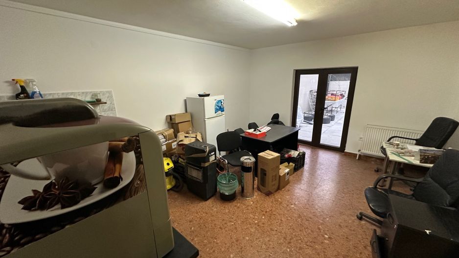 Cladire pretabila spațiu birouri/ clinica - Poză 23