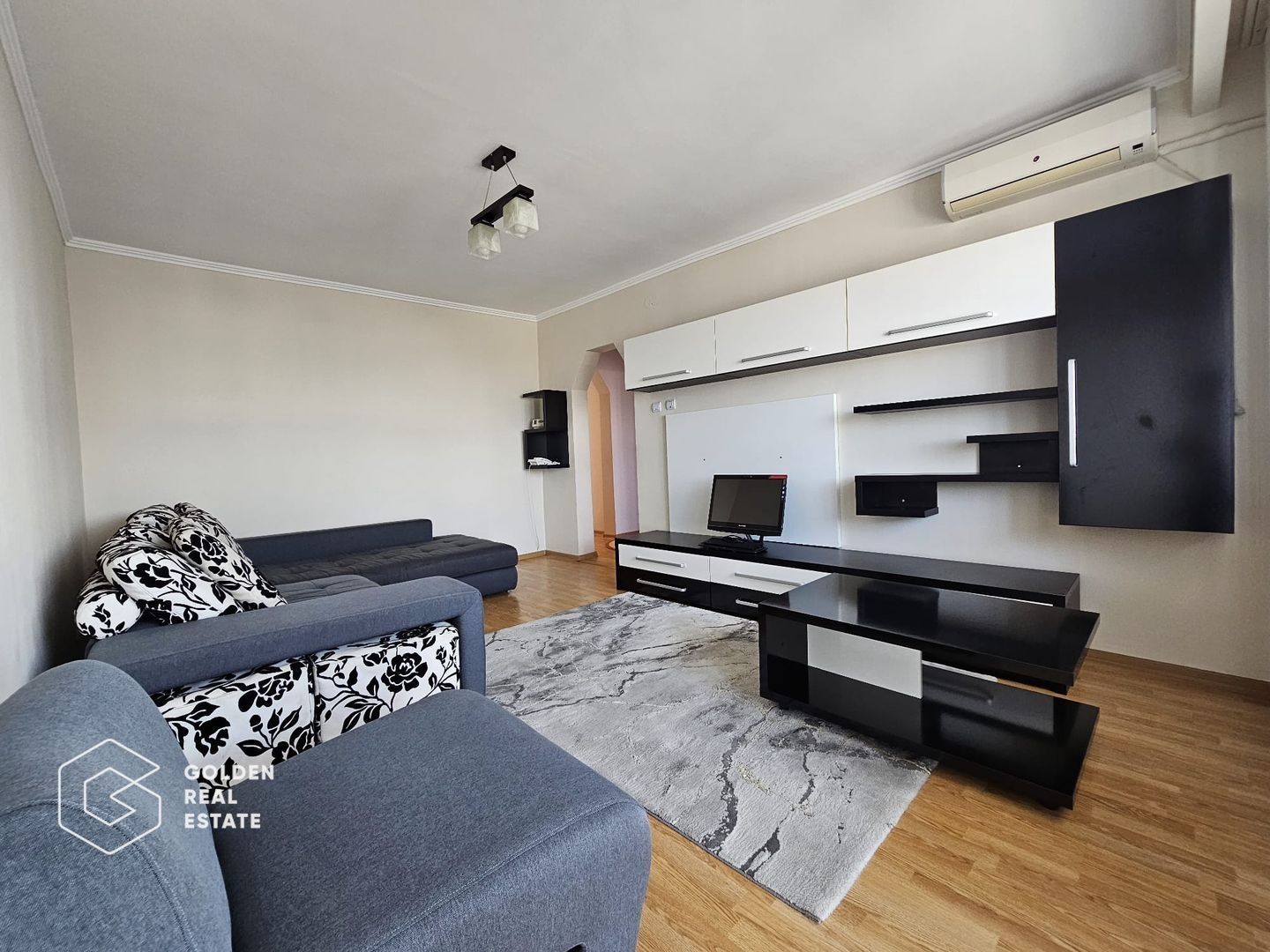 Apartament 3 camere, zona Podgoria - Poză 1