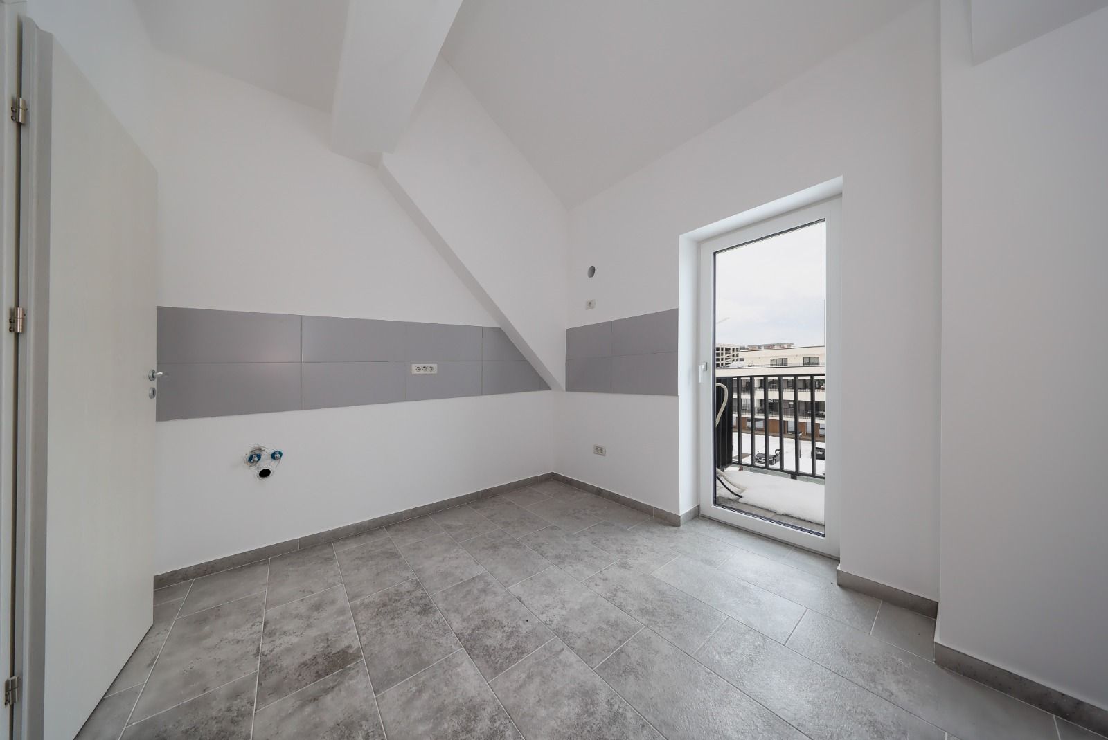 Apartament nou - loc parcare acoperit  inclus - Poză 7
