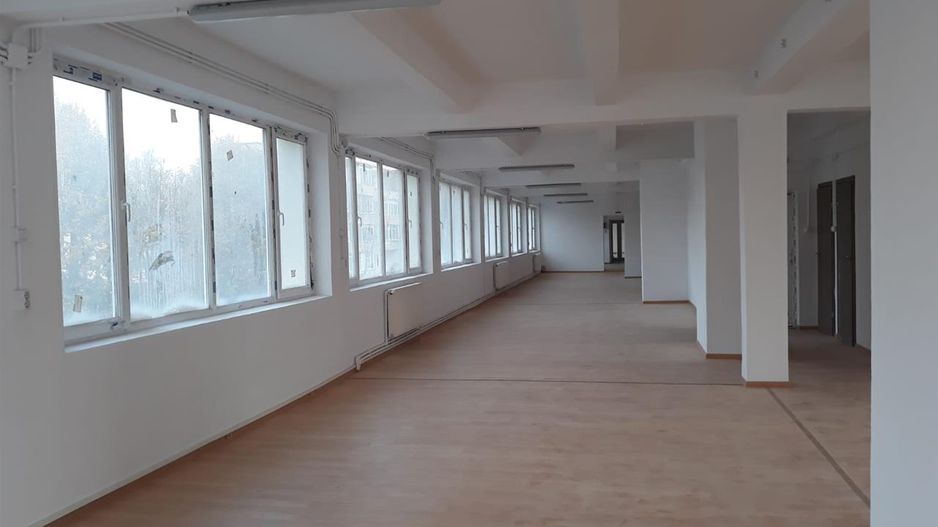 Incepe afacarea ta prospera in unul din aceste Spatii comerciale, Tractorul - Poză 4