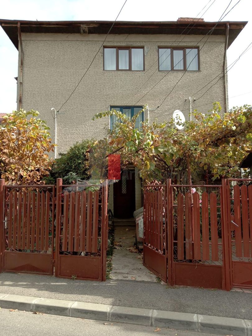 Apartament de vanzare in Vila Ploiesti zona Eroilor - Poză 2