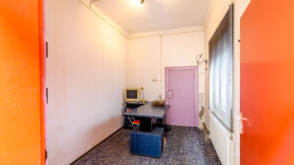 Hală în zona Intim - Poză 6