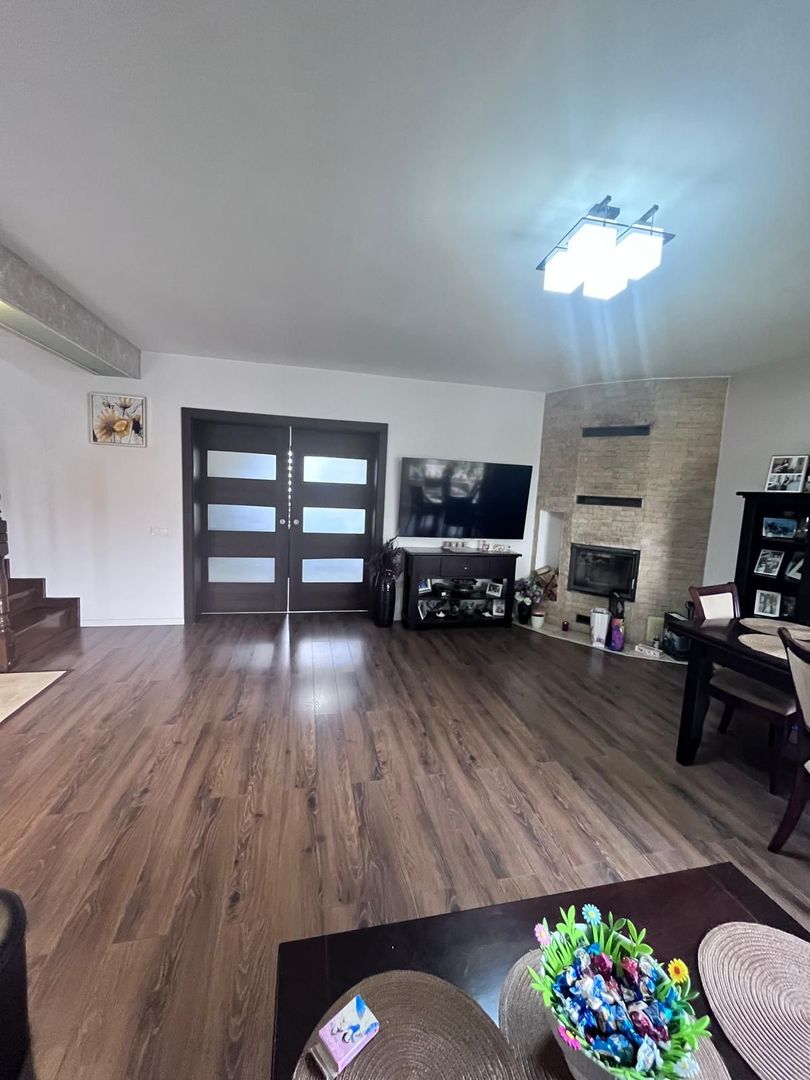 Casa  nouă de vanzare cu garaj,  în zona Micesti - Poză 4