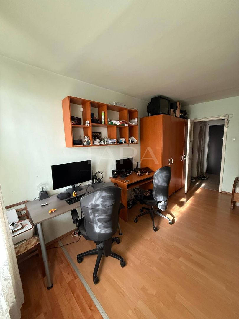 Garsonieră, zona Bucegi, ideală pentru investiție. - Poză 2