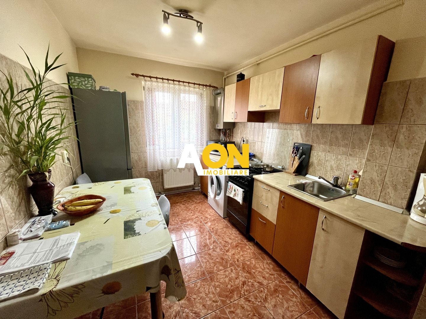 Apartament cu 2 Camere, Etaj 1, Zona Sub Bazinul Olimpic - Poză 1