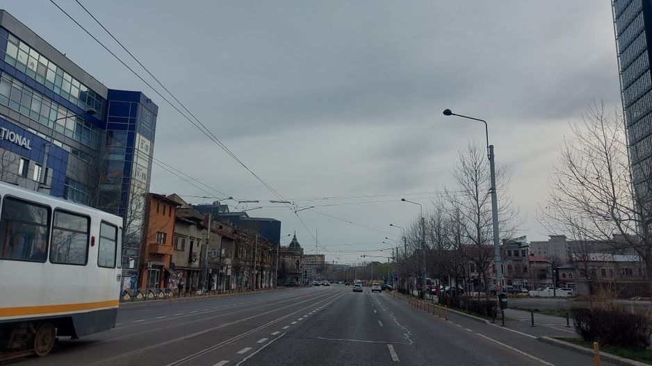 Casa Vila 6 camere || Piata Victoriei || Buzesti || Curte Libera 300Mp - Poză 12