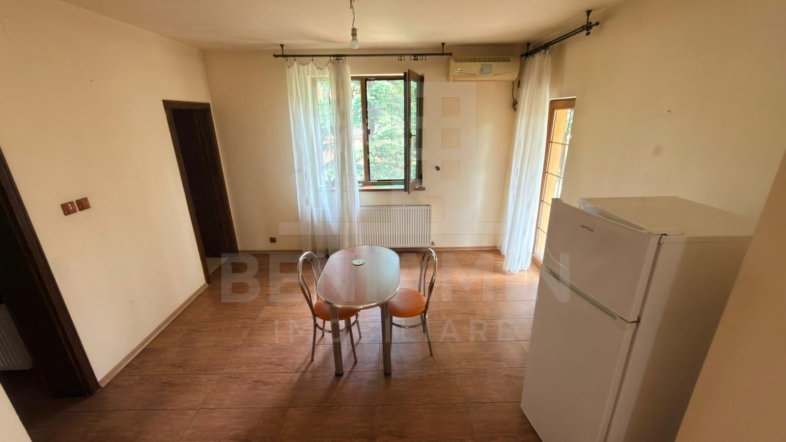 Vila eleganta in zona Ford– Confort si intimitate pe alee privata - Poză 14