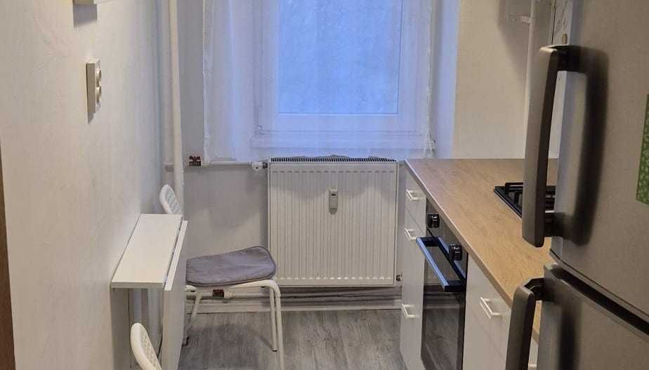 Închiriez garsonieră modernă, Piata Muncii, spațioasă, boiler, AC - Poză 4