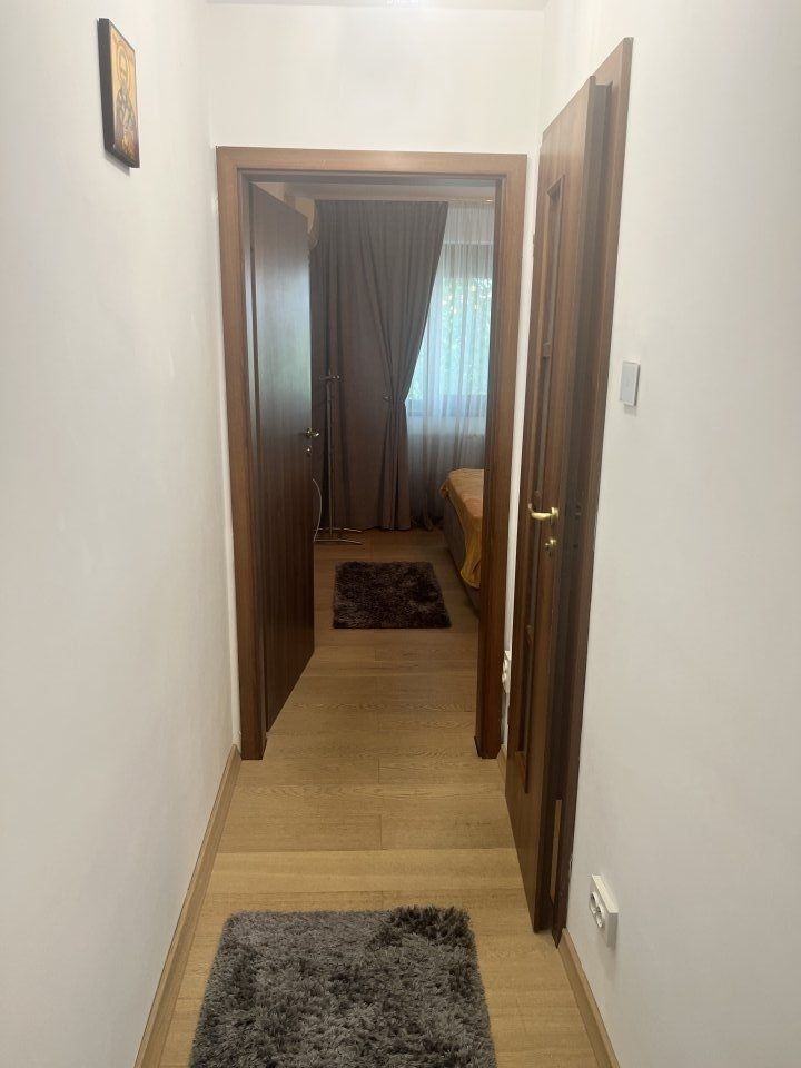 Spre închiriere apartament 3 camere renovat - Poză 11