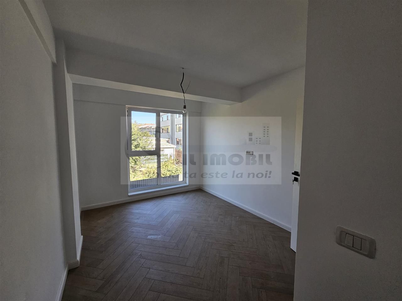 Apartament exclusivist dispus P+1E + curte 70mp - Poză 10