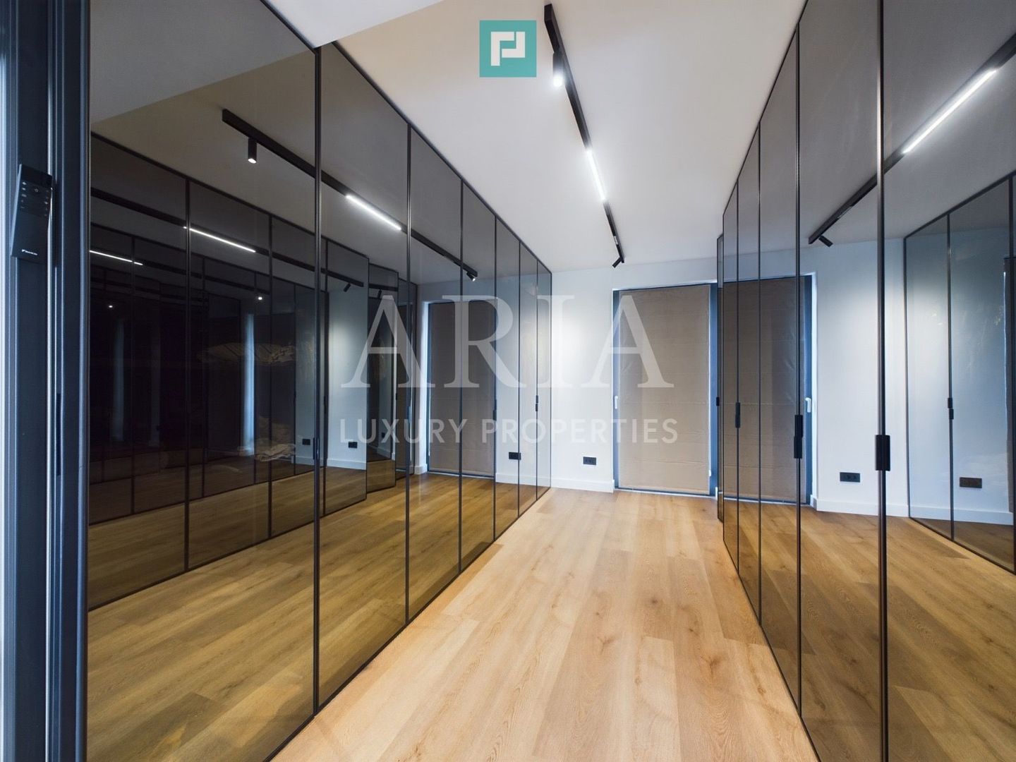 WATERFRONT VILLA 2024 POOL - Poză 8