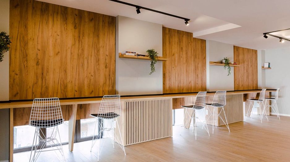 OPORTUNITATE- VILA, 7 CAMERE | PIATA VICTORIEI| LOC DE PARCARE - Poză 2