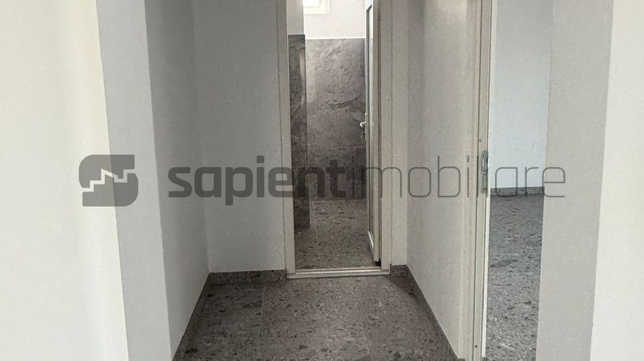 Închiriere spațiu mixt – Hală | Showroom | Birouri - Poză 14