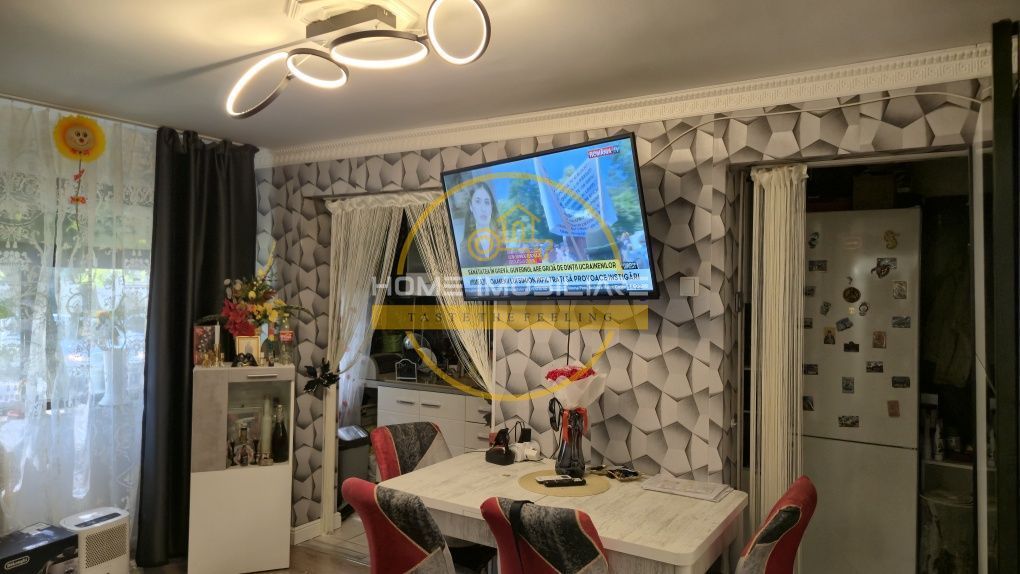 Apartament cu 3 camere/ 46mp/ zona Podu Ros - Poză 1