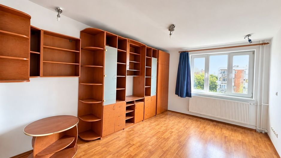 Aradului-Iulius Town | 2 Camere | Etaj Intermediar | Decomandat. - Poză 4