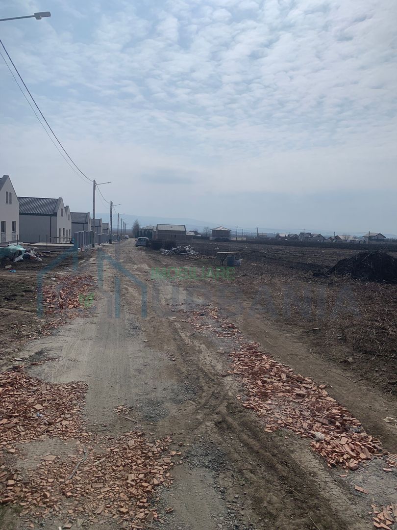 Teren intravilan aronianu - Poză 7