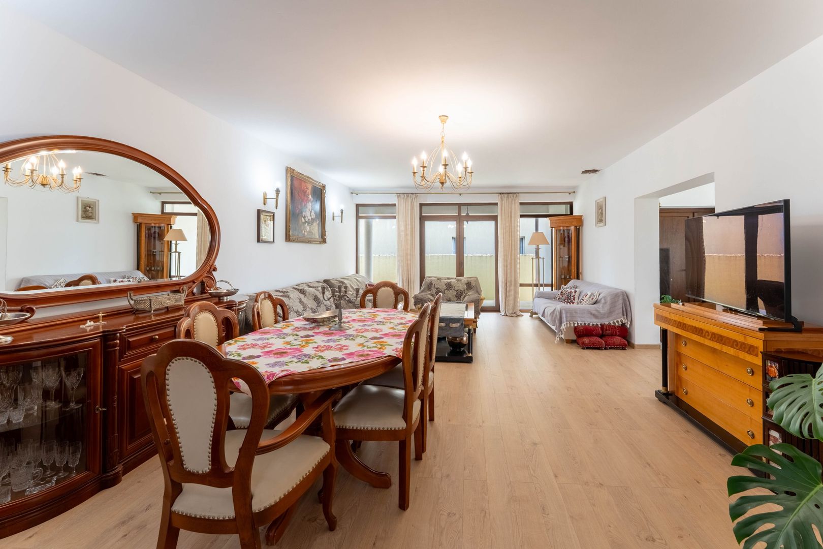 Oportunitate Rară | Proprietate Exclusivă în Izvor - Poză 1