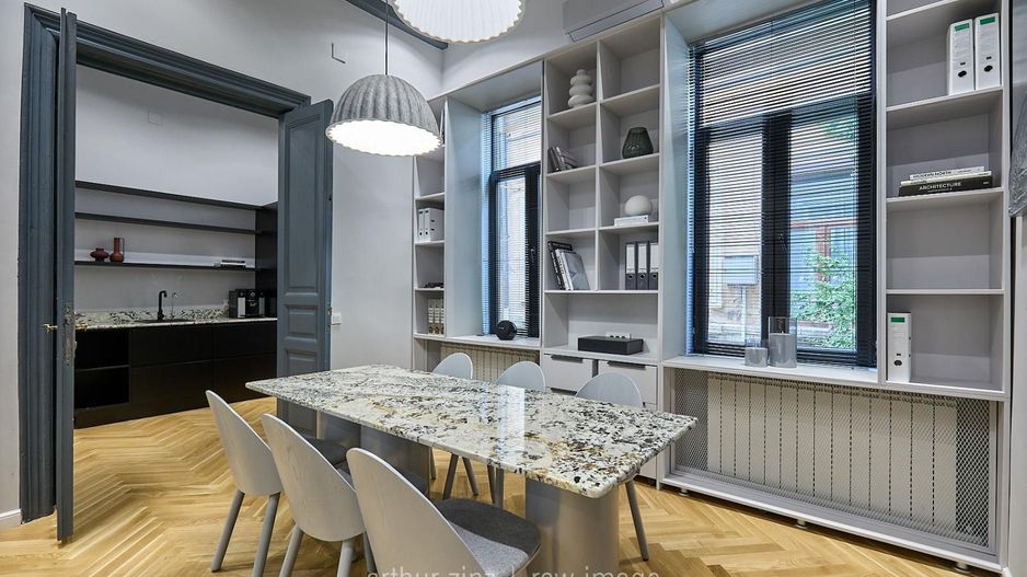 Birou amenajat | Mobilat si utilat | Cladire consolidata si renovata - Poză 21