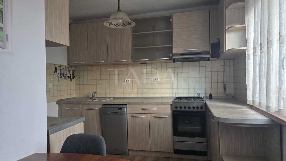 Apartament zona Plopilor Noi, decomandat, etaj intermediar. - Poză 2