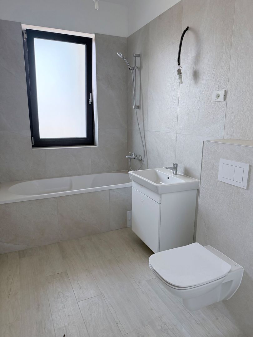 APARTAMENT CU TERASA - Poză 4