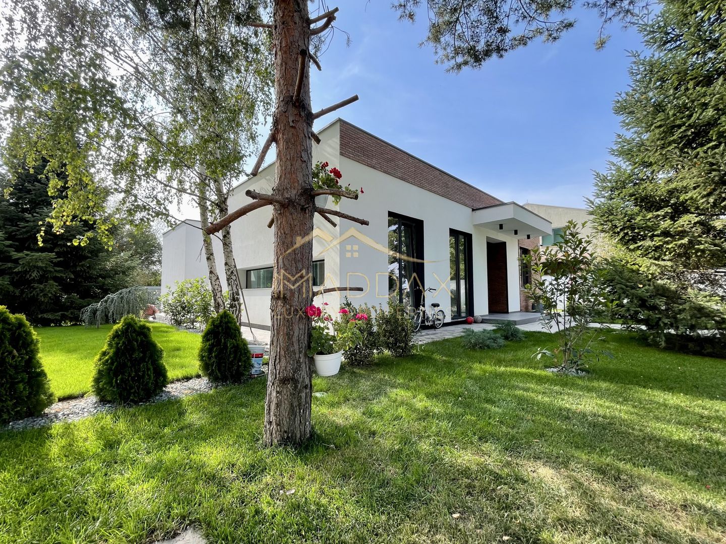 Vila cu 5 camere // * 565 mp gradina* // Tunari - Poză 46